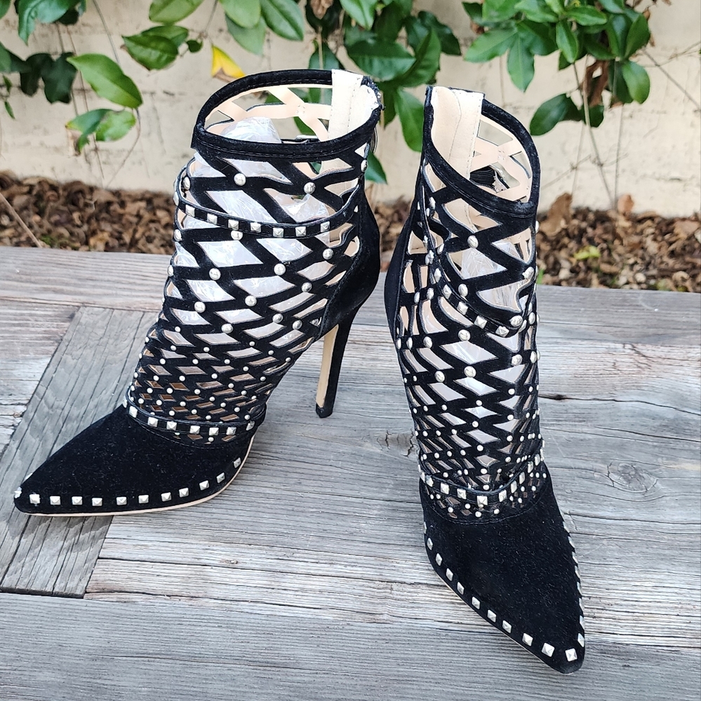 Chic Black Strappy Heels -  Size 8